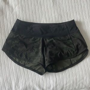Lululemon camo shorts in size 2 Reg.